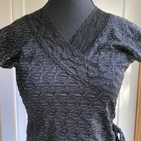 Black Lace trim Dress.top with waist tie Vintage - Picture 2 of 7